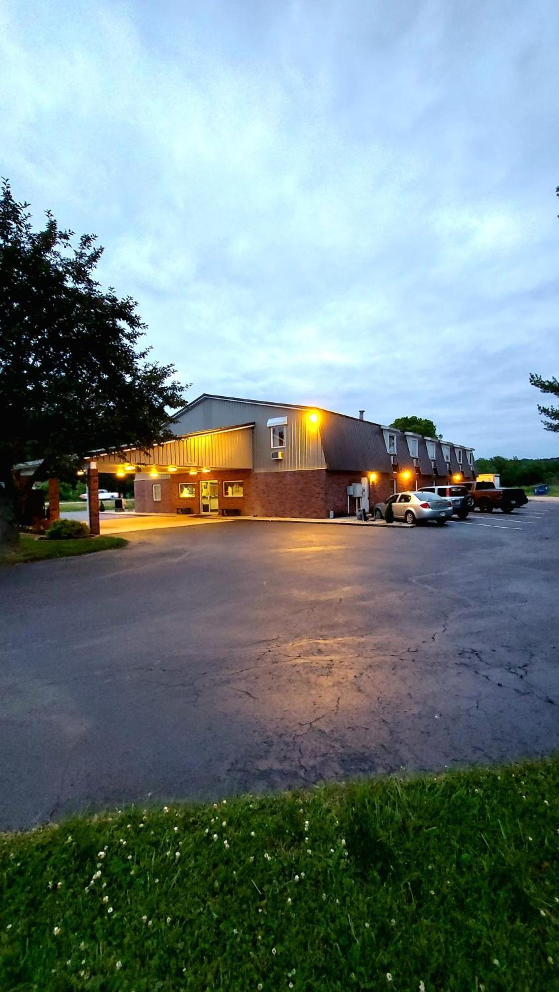 Patriot Inn Spencer Экстерьер фото