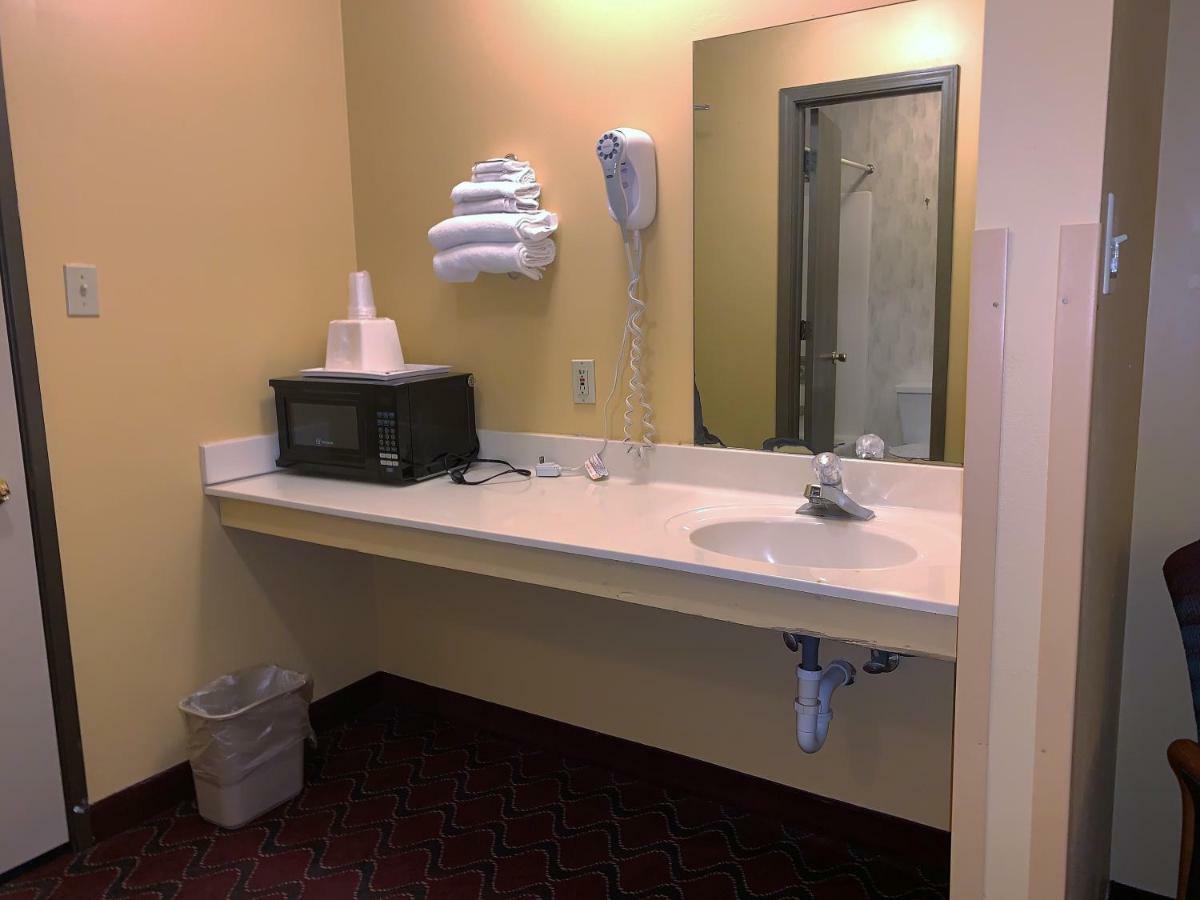Patriot Inn Spencer Экстерьер фото